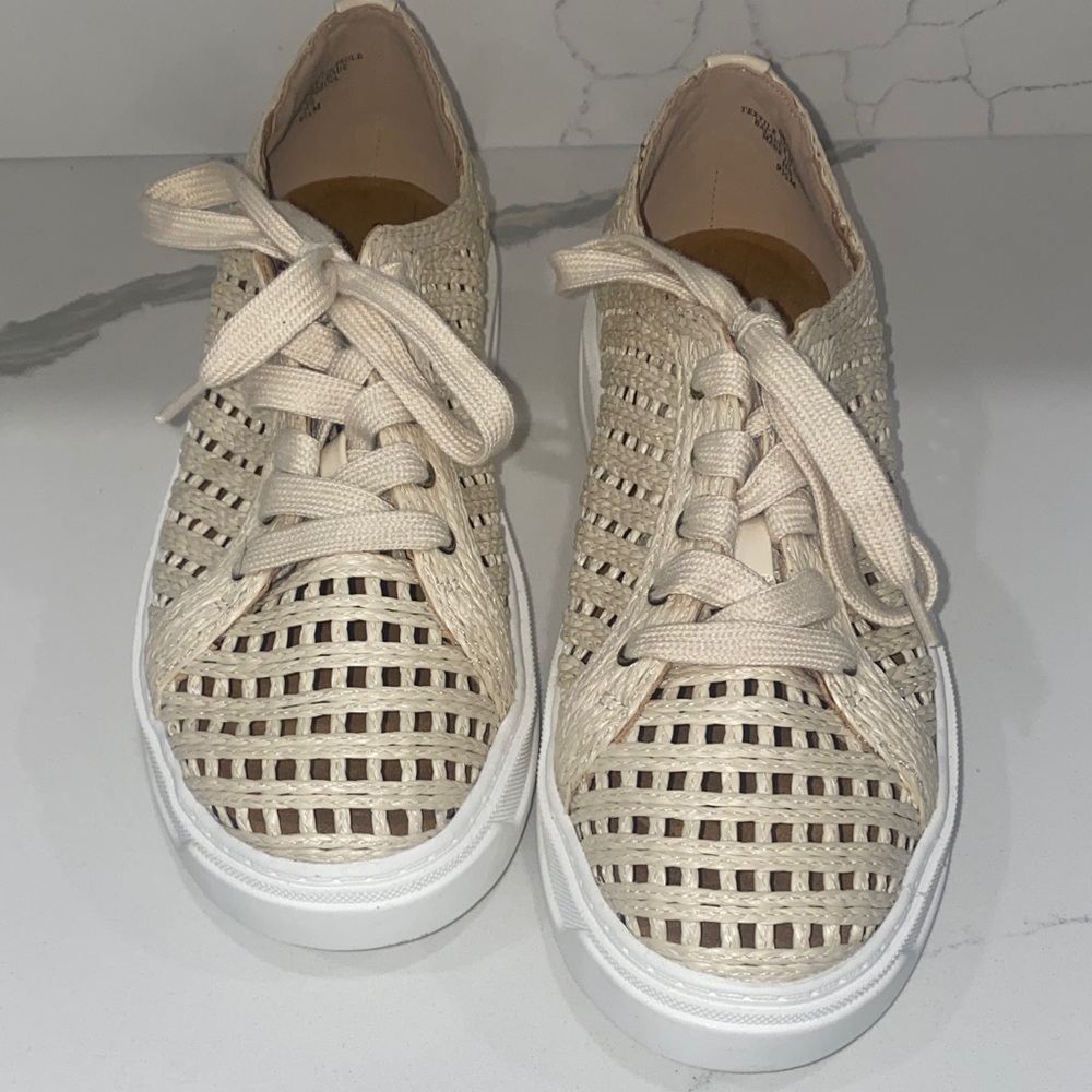 Charles David‎ Cream Woven Sneakers
